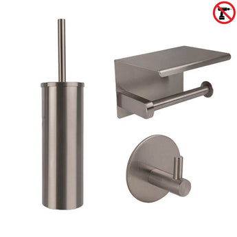 De Juano Gunmetal WC Set van yessential.nl bestaat uit een roestvrijstalen toiletborstel met houder, toiletpapierhouder met planchet en wandhaak - afgebeeld op een witte achtergrond met een no-drill symbool in de rechterbovenhoek.