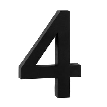 De Angelo Black 20cm van yessential.nl is een slanke, driedimensionale zwarte nummer 4 die rechtop staat tegen een witte achtergrond - ideaal voor wie op zoek is naar moderne, stijlvolle 3D huisnummers voor in huis.