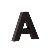 De Angelo Black 20cm van yessential.nl is een strakke, driedimensionale zwarte hoofdletter A die rechtop staat op een witte achtergrond, perfect voor moderne huisnummers.