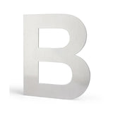 De Adamo RVS 15cm van yessential.nl is een grote, geborstelde metallic letter B, perfect als stijlvol huisnummer of premium Adamo huisnummer voor in huis.