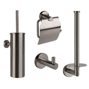 De Quirino Gunmetal WC-set van yessential.nl heeft vier roestvrijstalen accessoires - toiletborstelgarnituur, toiletrolhouder, wandhaak en reserverolhouder - met een strakke gunmetal afwerking voor een stijlvolle moderne badkamer.