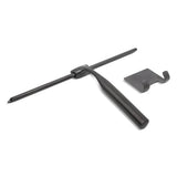De Zamoro Gunmetal van yessential.nl is een zwart metalen douchetrekker met een bijpassend handvat, gemaakt van duurzaam roestvrij staal.