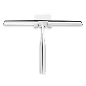 De Zamoro Chrome van yessential.nl heeft een breed zwart rubberen lemmet en een gestroomlijnd, roestvrijstalen handvat, tegen een effen witte achtergrond.
