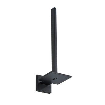 De Bellino Black reserverolhouder van yessential.nl is een moderne, minimalistische zwart metalen wandclosethouder met een vlakke plank en een hoge verticale stang - ideaal om spullen stijlvol op te hangen of uit te stallen in je badkamer.