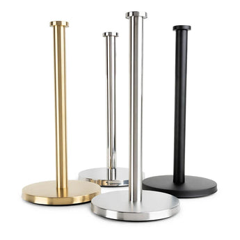De Jurado Gunmetal van yessential.nl is een strakke, rechtopstaande papieren handdoekhouder met een ronde basis en minimalistisch design, perfect als vrijstaande wc-rolhouder of stijlvolle toiletaccessoire, afgebeeld tegen een witte achtergrond.