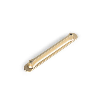 De Arriero Gold Deluxe handgreep van yessential.nl heeft een glad, rond metallic goud ontwerp met dubbele schroefgaten aan elk uiteinde, elegant gepresenteerd tegen een witte achtergrond.