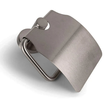 De Mano Gunmetal WC-set van yessential.nl heeft een roestvrijstalen wandcloset met een gebogen afdekplaat, perfect voor moderne badkamers en ideaal om te combineren met andere luxe toiletaccessoires.