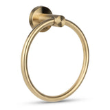 De Elarbo Gold handdoekring van yessential.nl heeft een messingkleurig cirkelvormig ontwerp op een ronde muurbeugel, waardoor het een elegante badkameraccessoire is, hier afgebeeld tegen een witte achtergrond.