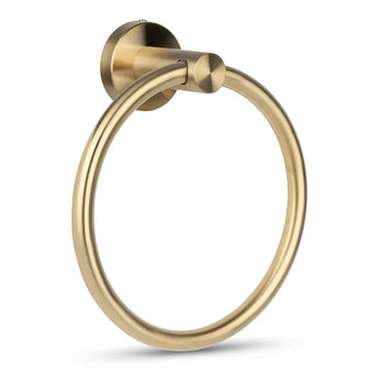 De Elarbo Gold handdoekring van yessential.nl heeft een messingkleurig cirkelvormig ontwerp op een ronde muurbeugel, waardoor het een elegante badkameraccessoire is, hier afgebeeld tegen een witte achtergrond.