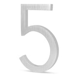 De Milano RVS 15cm van yessential.nl is een modern, metallic zilver huisnummer 5 met een geborstelde afwerking, stijlvol rechtop op een witte achtergrond.
