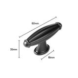 De Alvaro Antraciet knop van yessential.nl is een ovale zwarte kastgreep, afgebeeld onder een hoek, van 62mm lang, 35mm hoog, met een basisbreedte van 16mm.