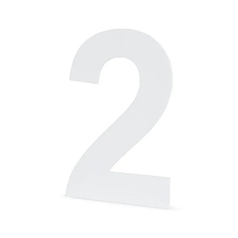 Een groot, wit, 3D nummer 2 (30cm) van yessential.nl staat rechtop tegen een effen witte achtergrond-ideaal voor wie de Adamo White 30cm zoekt voor een modern exterieur.