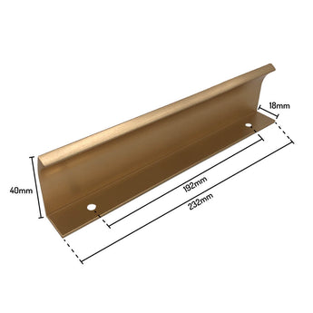 De Enzo Gold Deluxe van yessential.nl is een goudkleurig L-vormig metalen handvat, ideaal voor profielhandgrepen. Het heeft een Enzo Gold afwerking en meet 232mm lang, 192mm tussen de schroefgaten, 40mm hoog en 18mm diep.