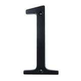 De Matteo Black 10cm van yessential.nl is een metalen nummer 1 plaquette in zwart met twee schroefgaten voor bevestiging, afgebeeld op een witte achtergrond.