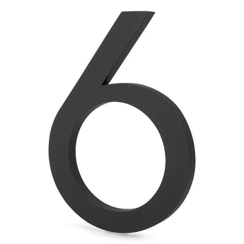 De Milano Black 15cm van yessential.nl, een groot driedimensionaal zwart cijfer zes, staat rechtop tegen een effen witte achtergrond.