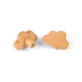 Twee Bambino wolkenhaken van yessential.nl - één plat, één rechtop - hebben een wolkenknop-ontwerp met zichtbare knijper en schroefgat, perfect om speelse charme te geven aan elke kinderkamer.