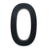 De Carlo Black 20cm van yessential.nl is een groot, zwart, 3D huisnummer op een witte achtergrond, die de strakke look van moderne huisnummers benadrukt.