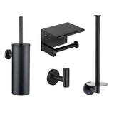 De Pacho Black WC-set van yessential.nl bestaat uit een toiletborstelgarnituur, papierhouder met deksel, wandhaak en reserverolhouder - allemaal in matzwarte afwerking met een modern minimalistisch design. De ideale zwarte toiletaccessoireset voor elke stijlvolle badkamer.