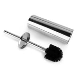 De Delo Chromen WC Set (no-drill) van yessential.nl heeft een glanzende roestvrijstalen toiletborstel met zwarte haren en een cilindrische houder, die een modern tintje toevoegt aan elke badkameraccessoireset.
