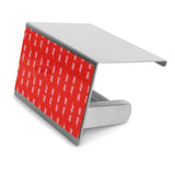 De Tapio RVS WC Set van yessential.nl is voorzien van een metalen zelfklevende wandhaak met rode 3M tape, ideaal voor vlakke oppervlakken. Het strakke rechthoekige ontwerp past bij elke RVS toiletaccessoires of stijlvolle badkamerset zonder te boren.