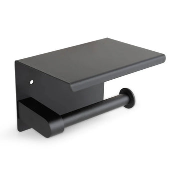 De Santino Black WC-set van yessential.nl is een moderne matzwart metalen toiletrolhouder met een plat bovenblad voor kleine spullen, perfect voor wandmontage en passend bij je andere badkameraccessoires.