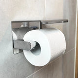 De Nando Chroom WC-set van yessential.nl heeft een witte toiletrol op een slanke, verchroomde wandhouder - een must voor elke stijlvolle badkameraccessoirecollectie.