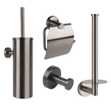 Verfraai je badkamer met de Lauro Gunmetal WC-set van yessential.nl-vier luxe accessoires: toiletborstelgarnituur, toiletpapierhouder met deksel, wandhaak en reserverolhouder in een strakke geborstelde gunmetal afwerking.