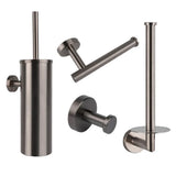 De Cosimo Gunmetal WC-set van yessential.nl bestaat uit een wc-borstelhouder, wc-papierhouder, reserverolhouder en wandhaak - een strak, cilindervormig ontwerp dat ideaal is voor iedereen die op zoek is naar stijlvolle, moderne toiletaccessoires.