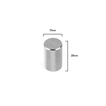 De Remo RVS Deluxe knop van yessential.nl heeft een cilindrisch ontwerp met textuur, meet 17 mm in diameter en 28 mm in hoogte, en wordt weergegeven op een witte achtergrond met gelabelde afmetingen.