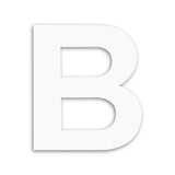 Een grote hoofdletter B (20cm) uit de Adamo White collectie van yessential.nl staat op een effen witte achtergrond en werpt een zachte schaduw naar links.